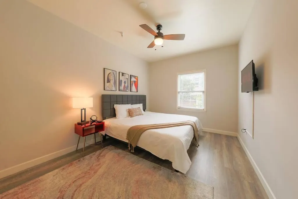 Appartamento City-Style Comfort 1Br Suite With King Bed And Optional Parking Close To Broadway, Downtown, Centennial Park Nashville Stati Uniti