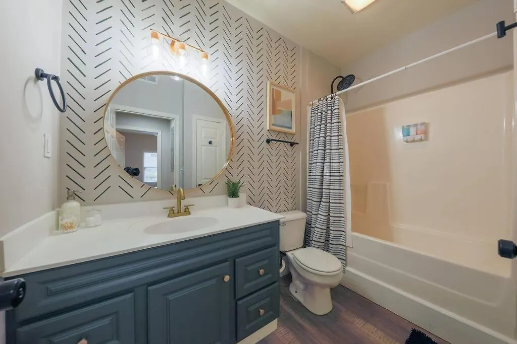 City-Style Comfort 1Br Suite With King Bed And Optional Parking Close To Broadway, Downtown, Centennial Park Nashville Appartamento